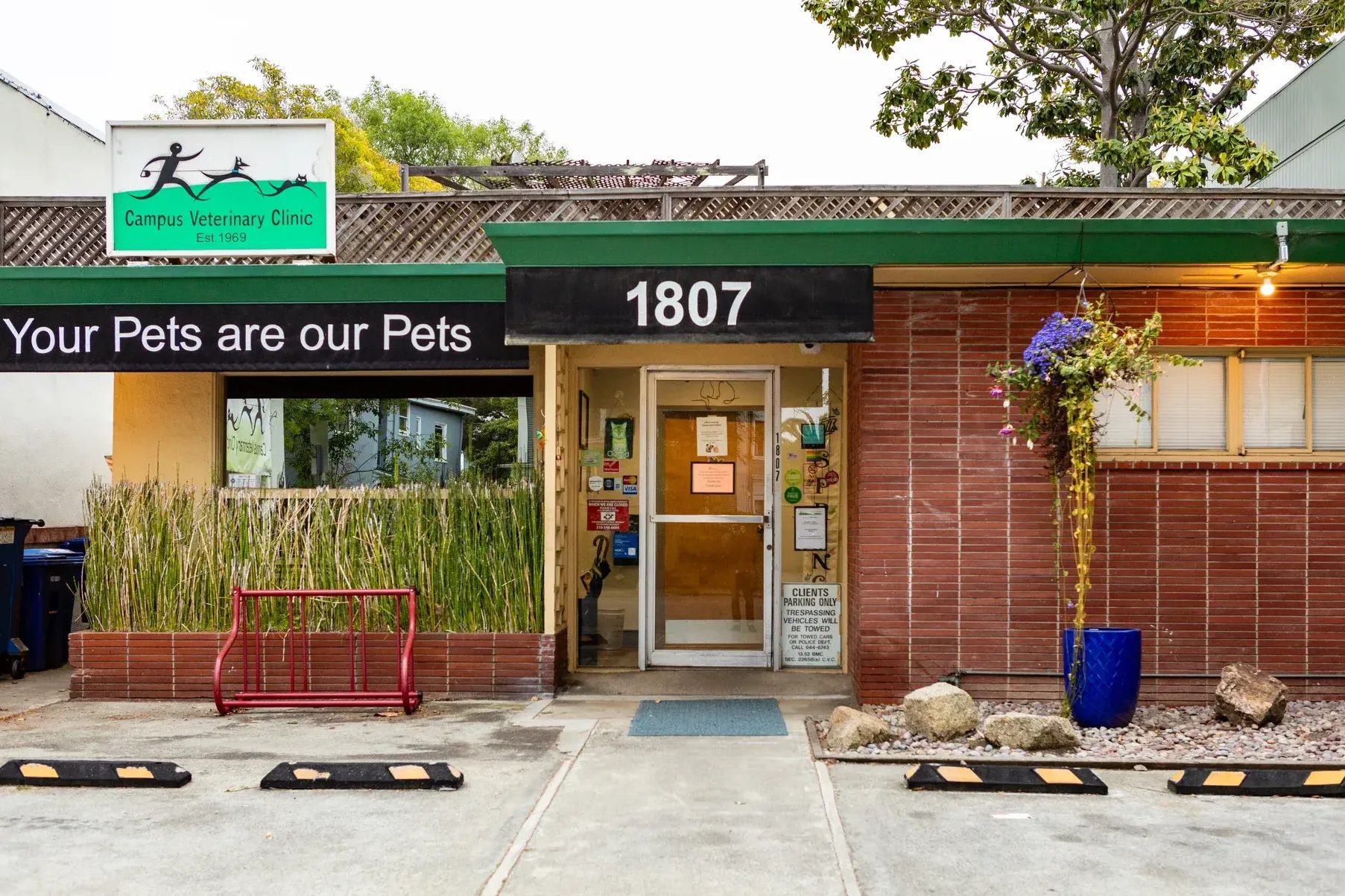 Exterior of Campus Veterinary Clinic with sign and entrance in Berkeley